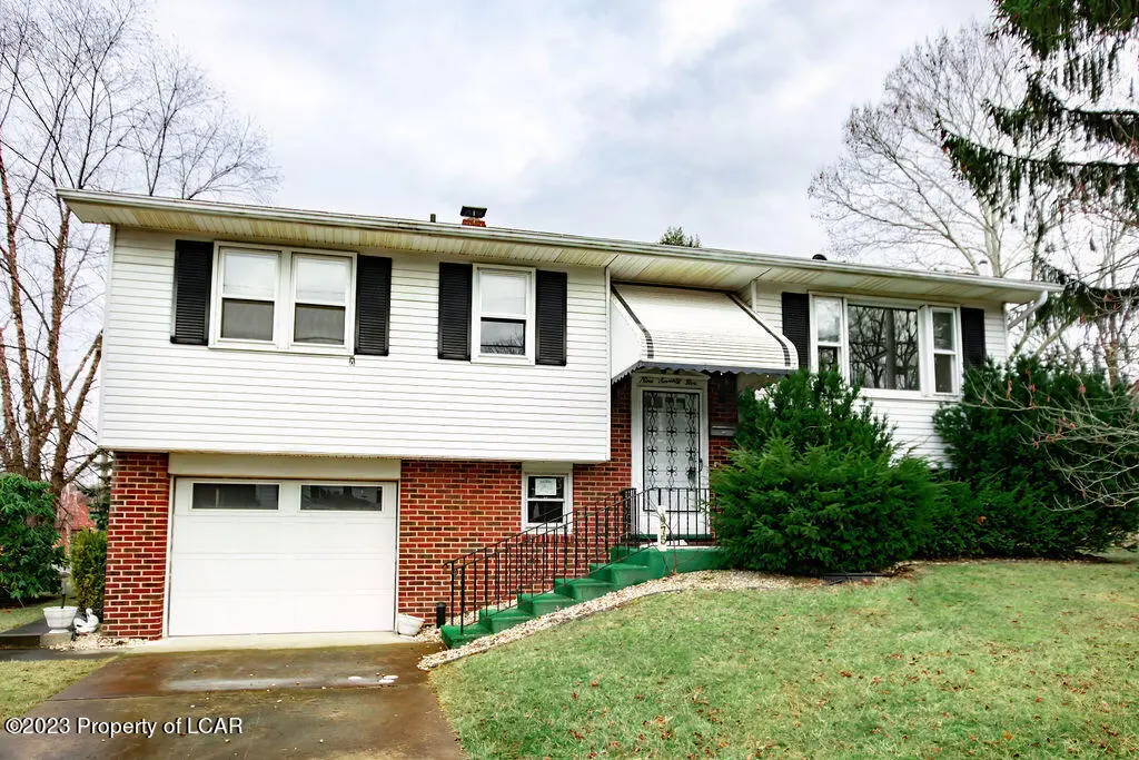 975 Carson Street, Hazleton in Hazleton