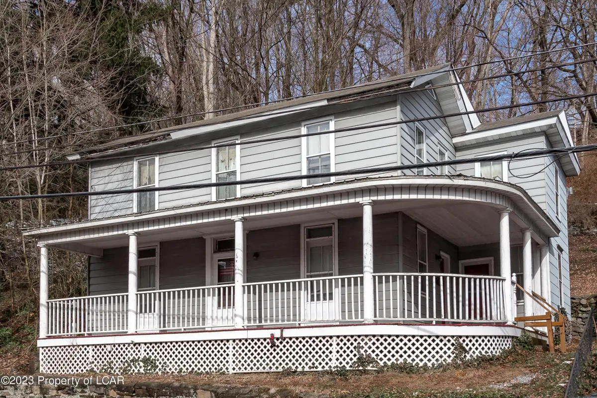 116 W Union Street, Shickshinny in Shickshinny