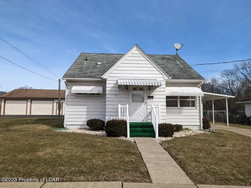 29 Hamilton Avenue, West Wyoming in West Wyoming