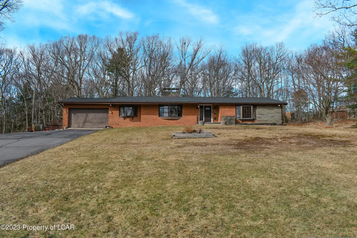 75 Willowbrook Road, Wilkes-Barre in Wilkes-Barre