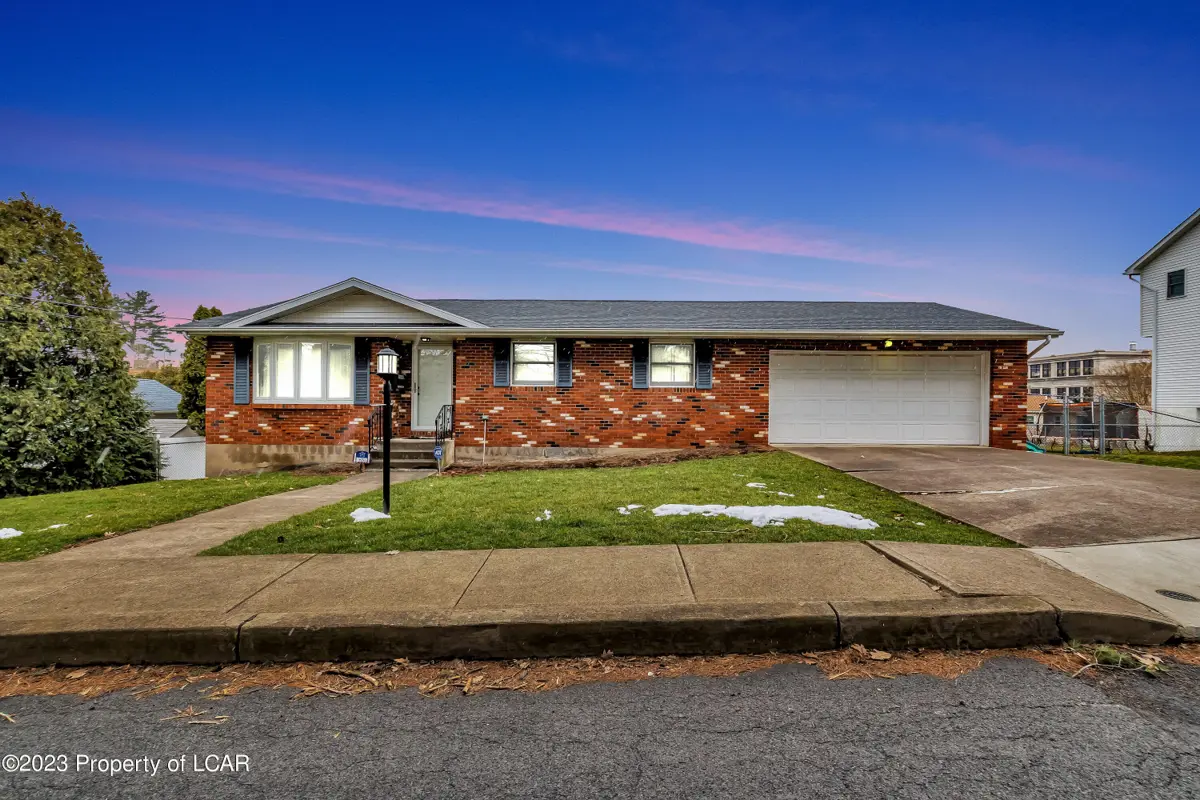 85 Almond Lane, Wilkes-Barre in Wilkes-Barre