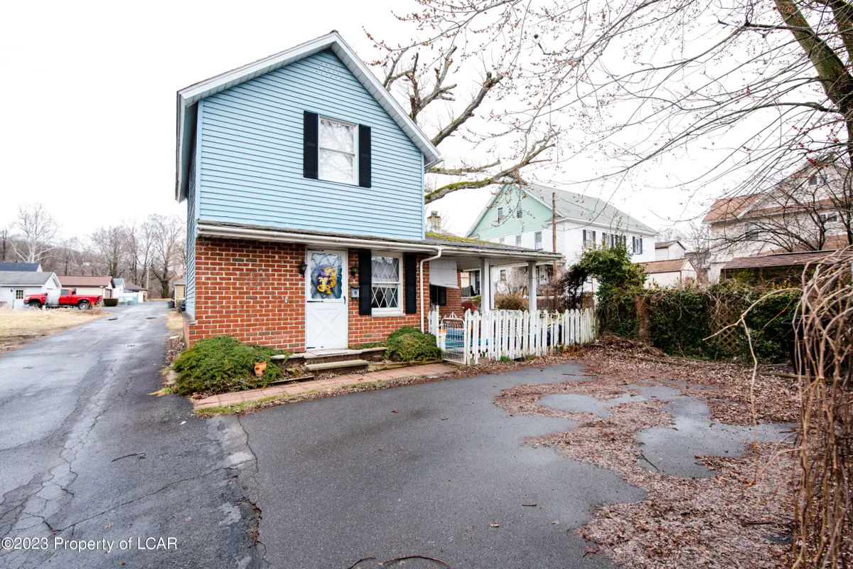 1119 Rear Springbrook Avenue, Moosic in Moosic