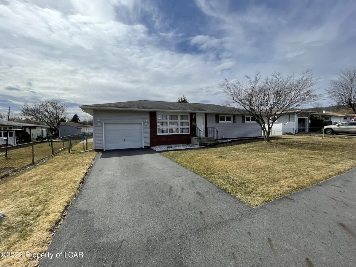 108 El Drive, Taylor in Taylor
