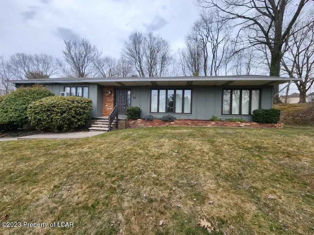 91 Grandview Avenue, Dallas in Dallas