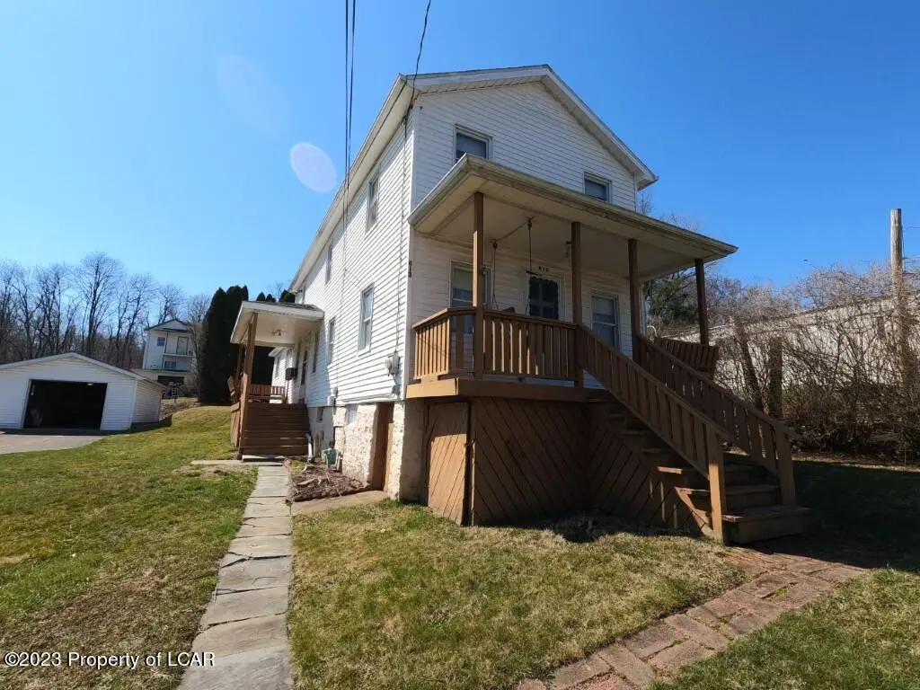 413 Carver Street, Larksville in Larksville