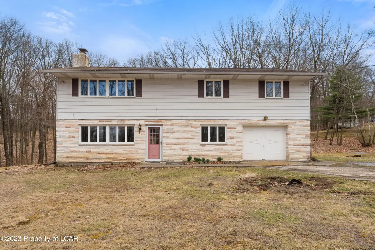 275 Mountain Oaks Drive, Laurel Run in Laurel Run