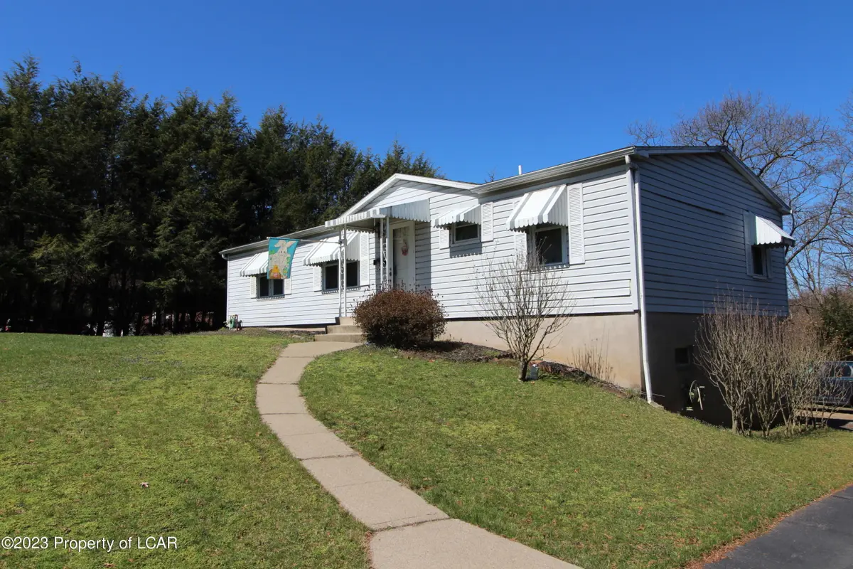 108 E Kirmar Avenue, Nanticoke in Nanticoke