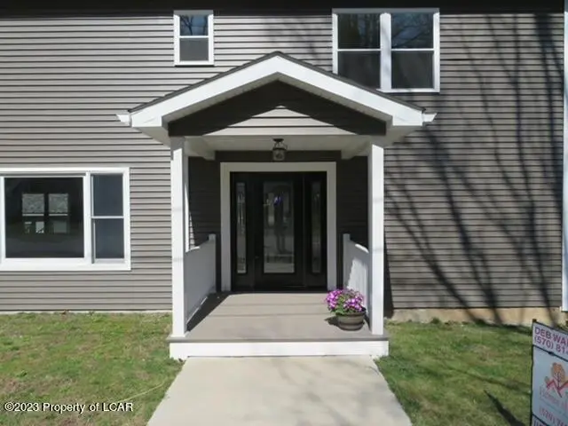 137 Woodside Avenue, Falls in Falls