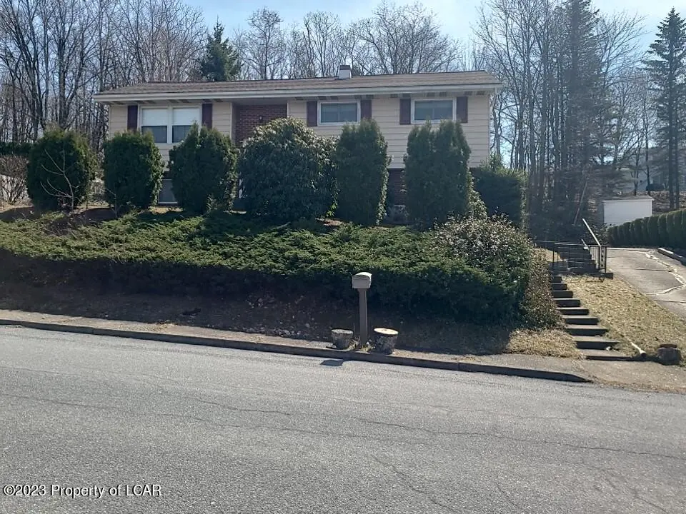 412 E 14th Street, Hazleton in Hazleton