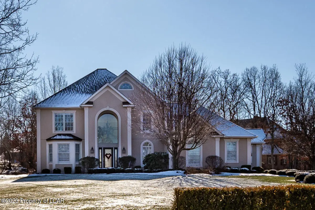 215 Salinger Close, Moosic in Moosic
