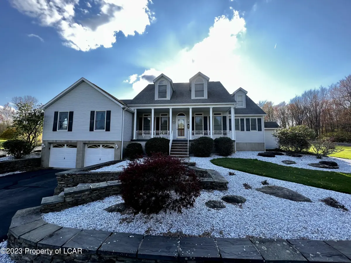 62 Joleona Drive, Scott Township in Scott Township