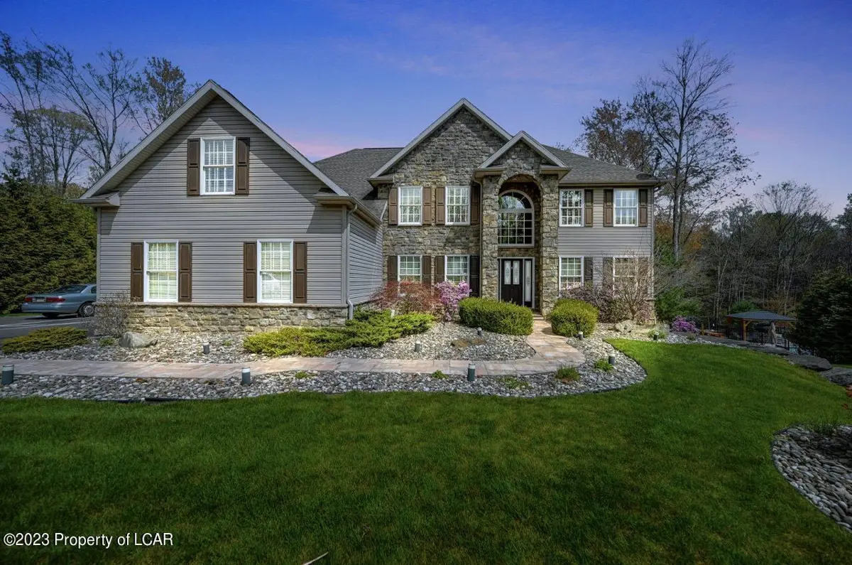 116 Saddle Ridge Drive, Dallas in Dallas