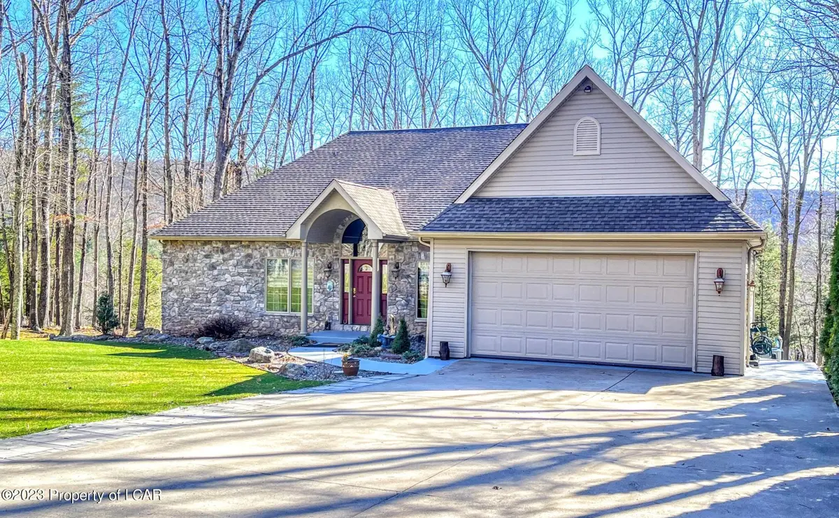 108 Arapahoe Lane, Hazleton in Hazleton