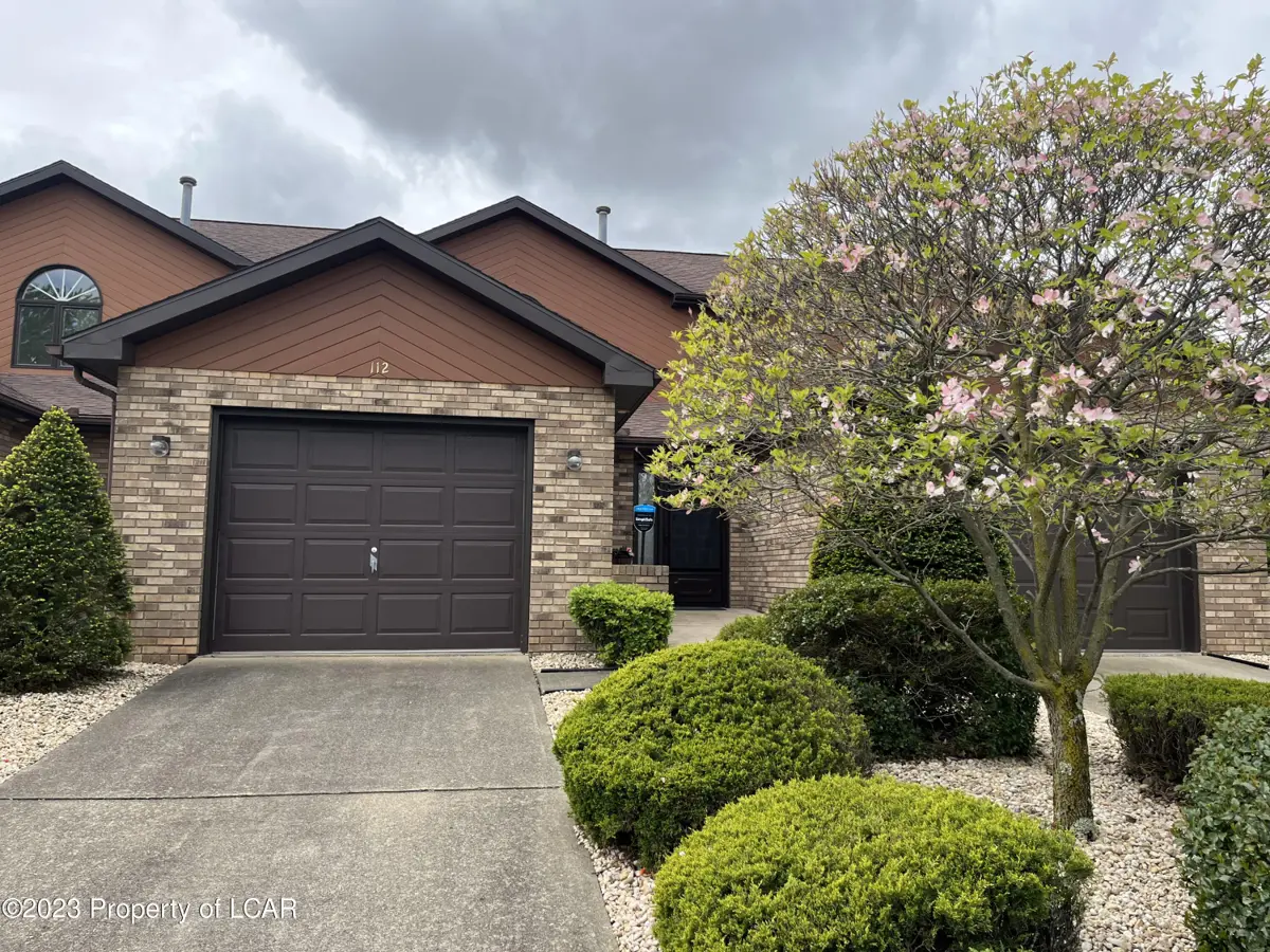 112 Woodview Road, Hanover Township in Hanover Township