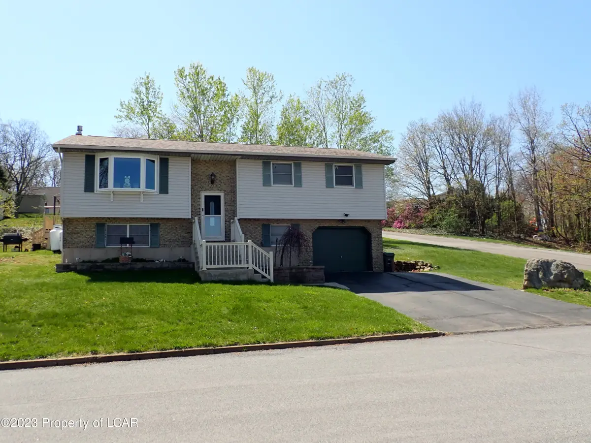 510 E 14th Street, Hazle Township in Hazle Township
