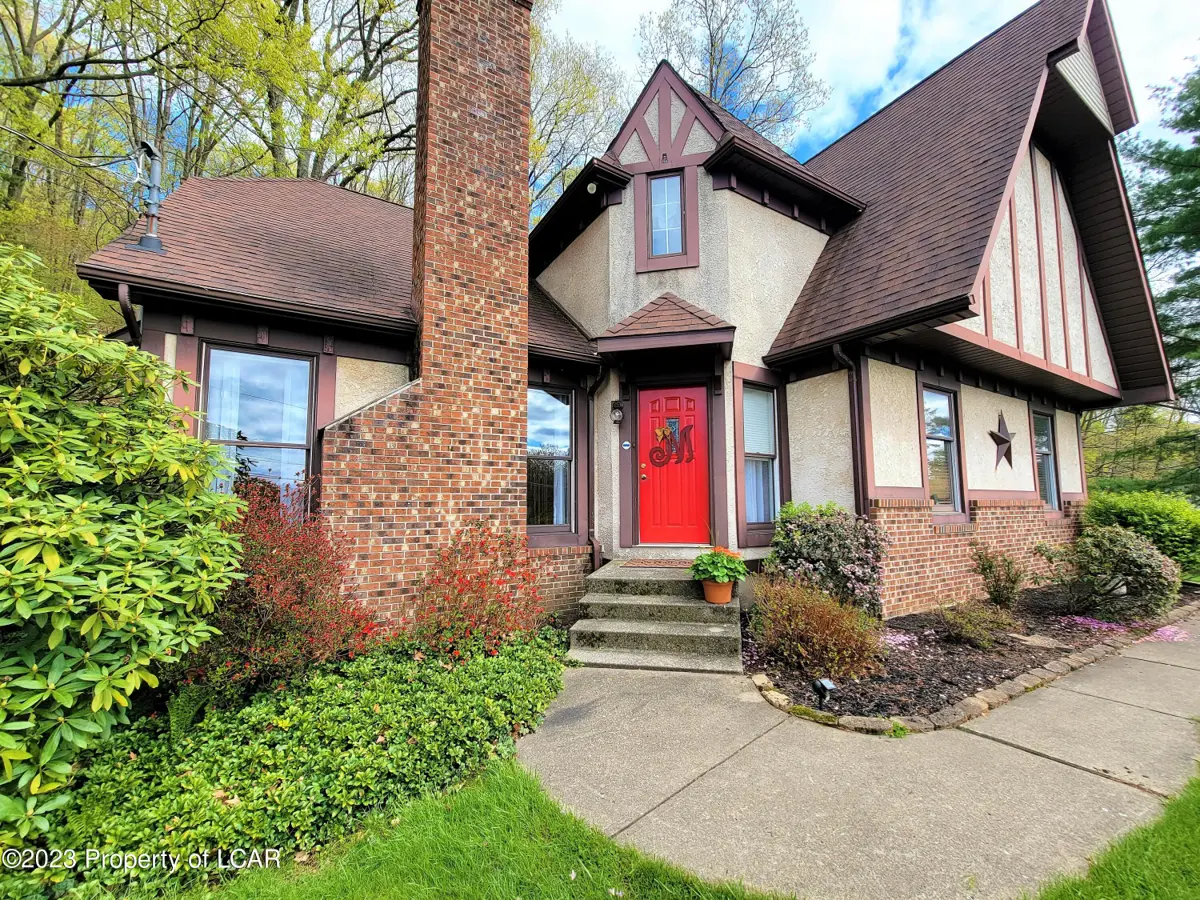 61 Hickory Street, Shavertown in Shavertown