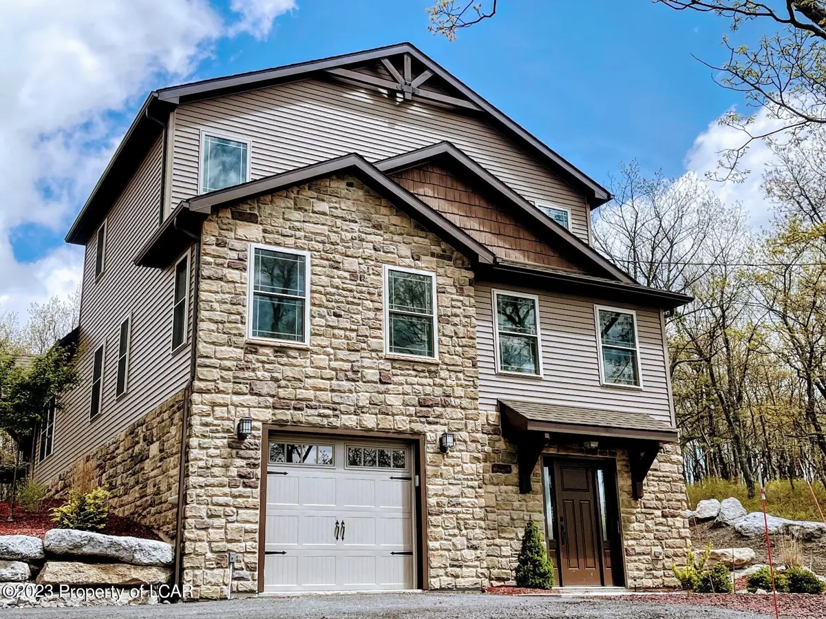 222 Pine Valley Lane, Hazle Township in Hazle Township