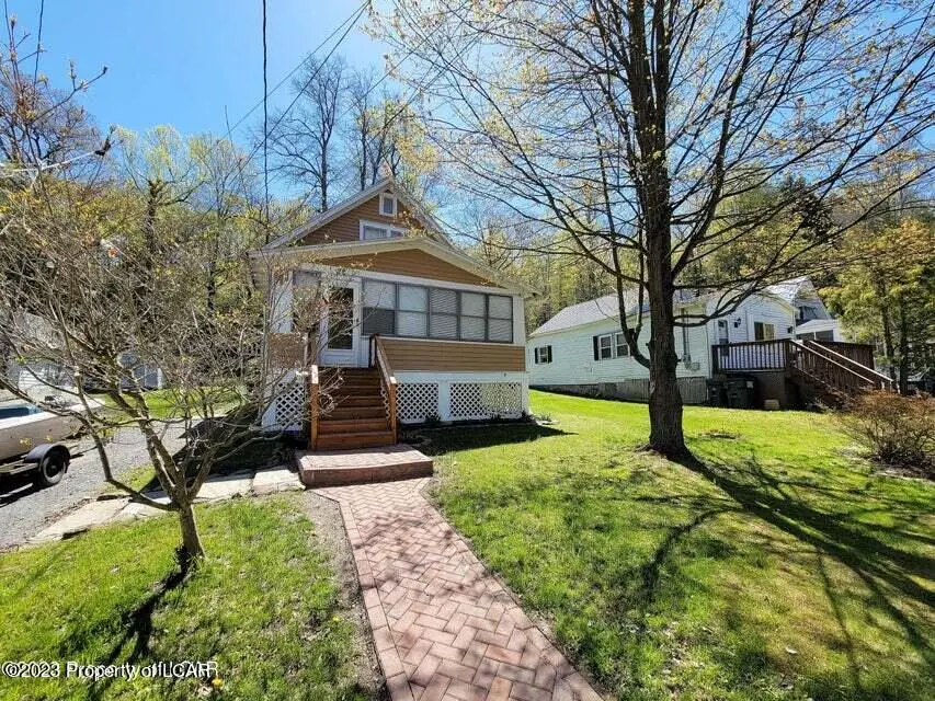 22 May, Harveys Lake in Harveys Lake