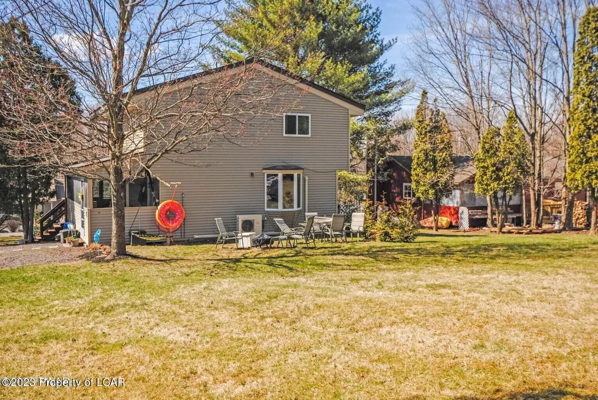 1964 E Lakeview Drive, Lake Ariel in Lake Ariel