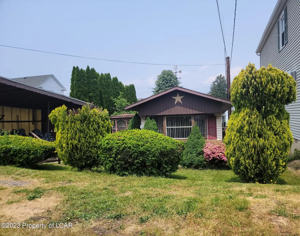 15 Simon Block Avenue, Hanover Township in Hanover Township