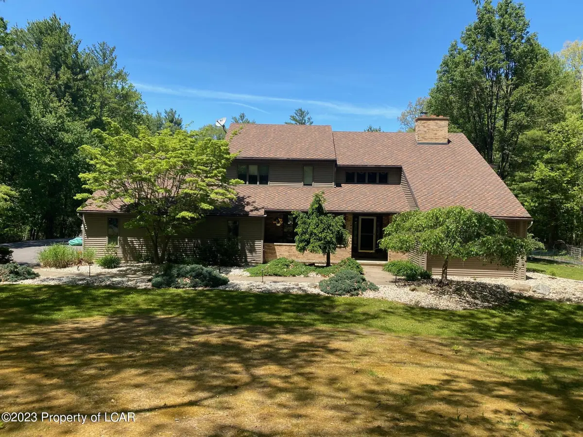 121 Sandwedge Drive, Mountain Top in Mountain Top