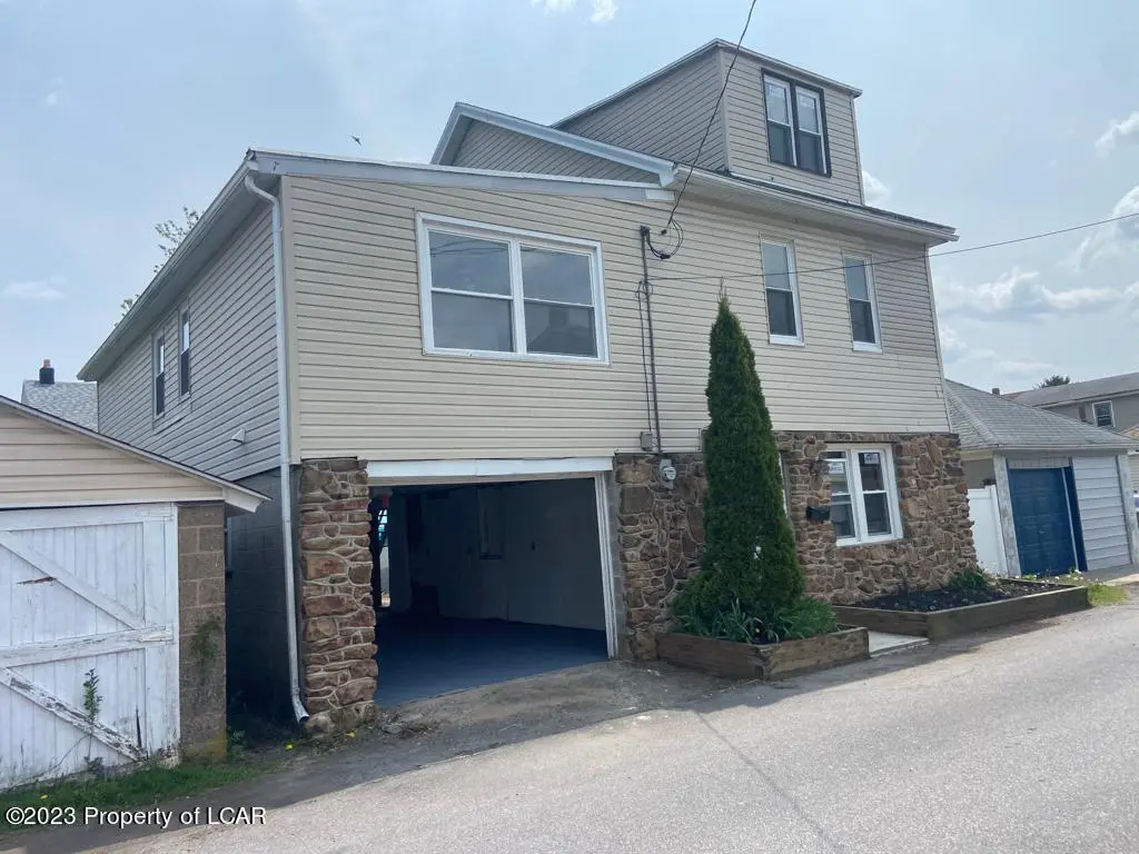 431 LINCALIS Street, West Hazleton in West Hazleton