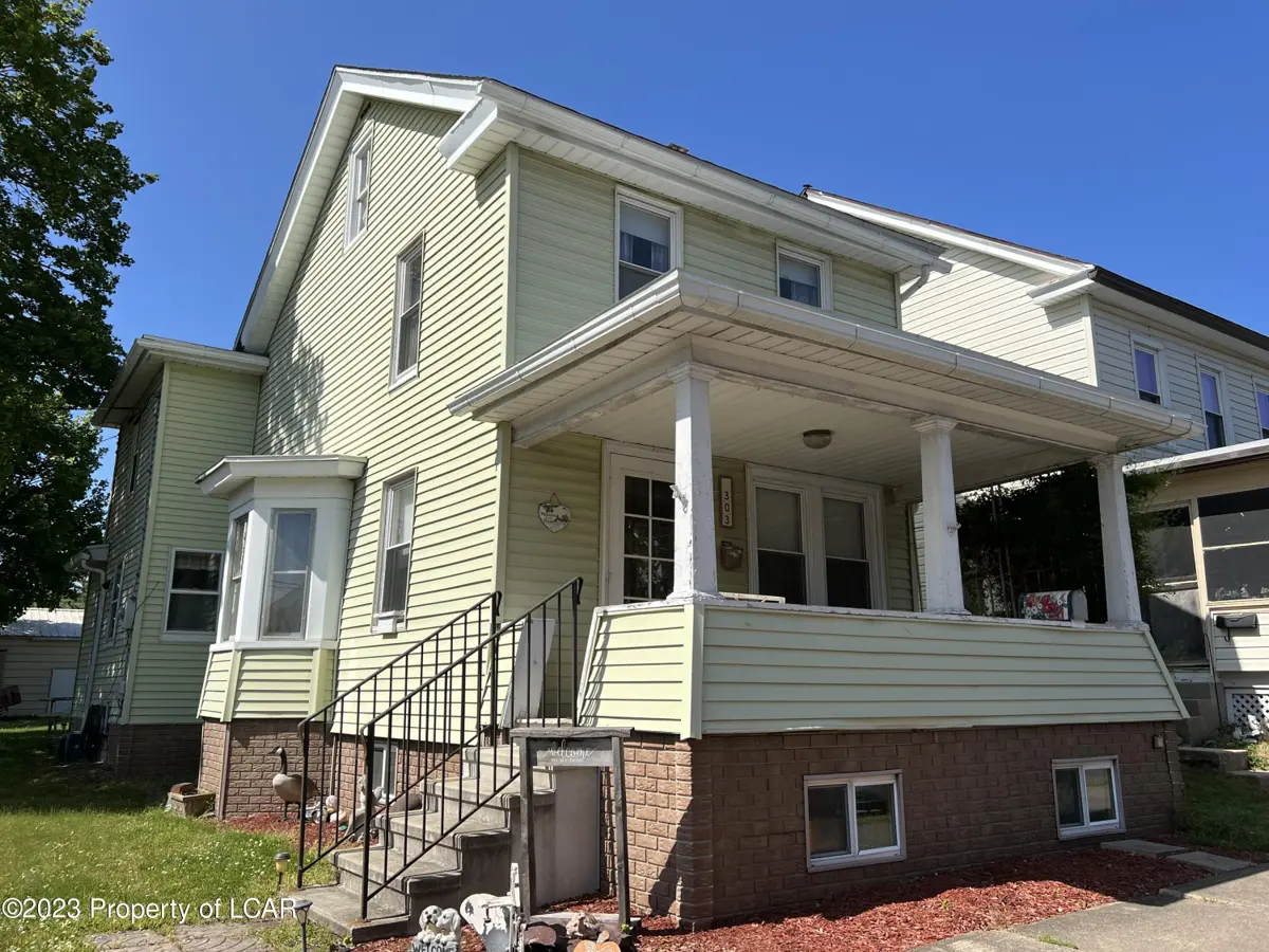 303 4th Street, Weatherly in Weatherly
