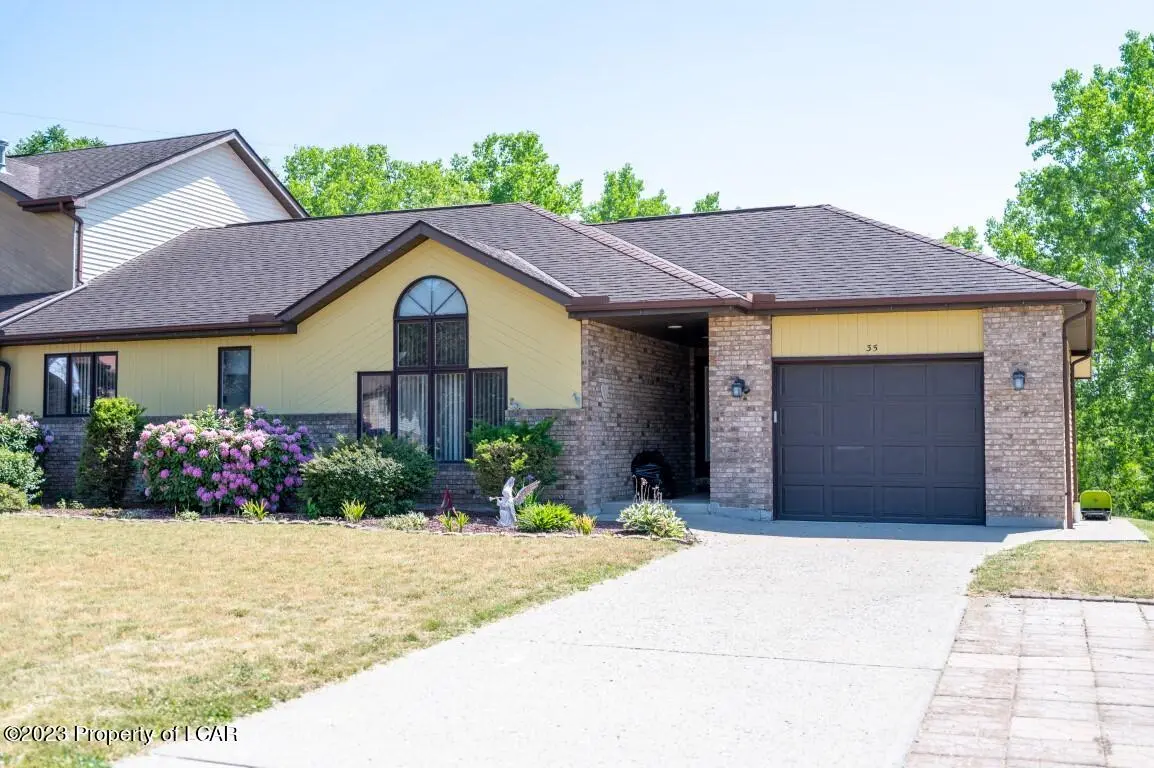 35 Wyndwood Drive, Wilkes-Barre in Wilkes-Barre