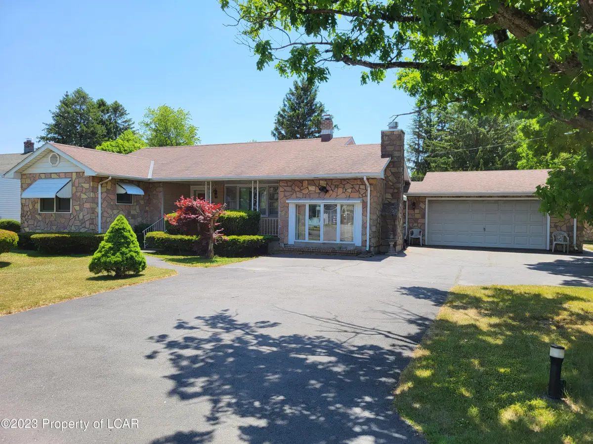 1948 E Broad Street, Beaver Meadows in Beaver Meadows