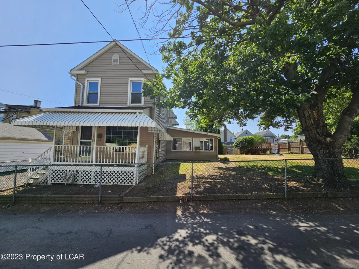 4 Little Street, Hanover Township in Hanover Township