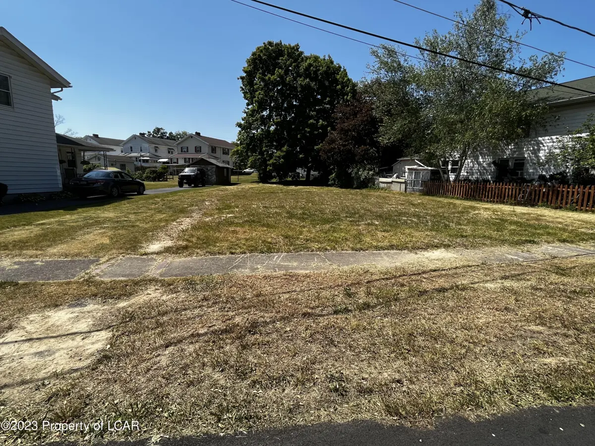 260-261 Miner Avenue, Nanticoke in Nanticoke