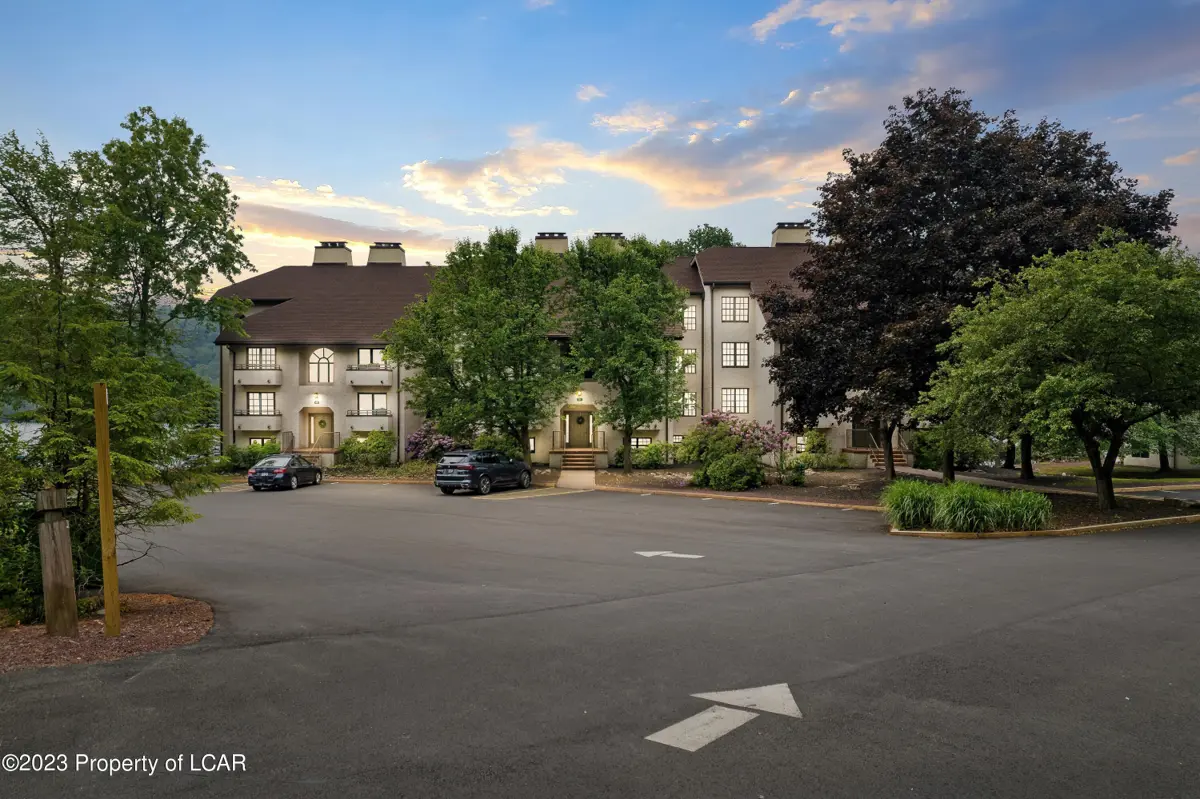 51-301 Midlake Drive, Lake Harmony in Lake Harmony