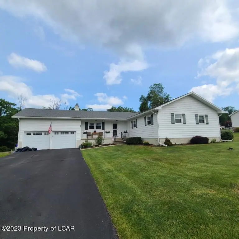 196 Briarwood Drive, Shavertown in Shavertown