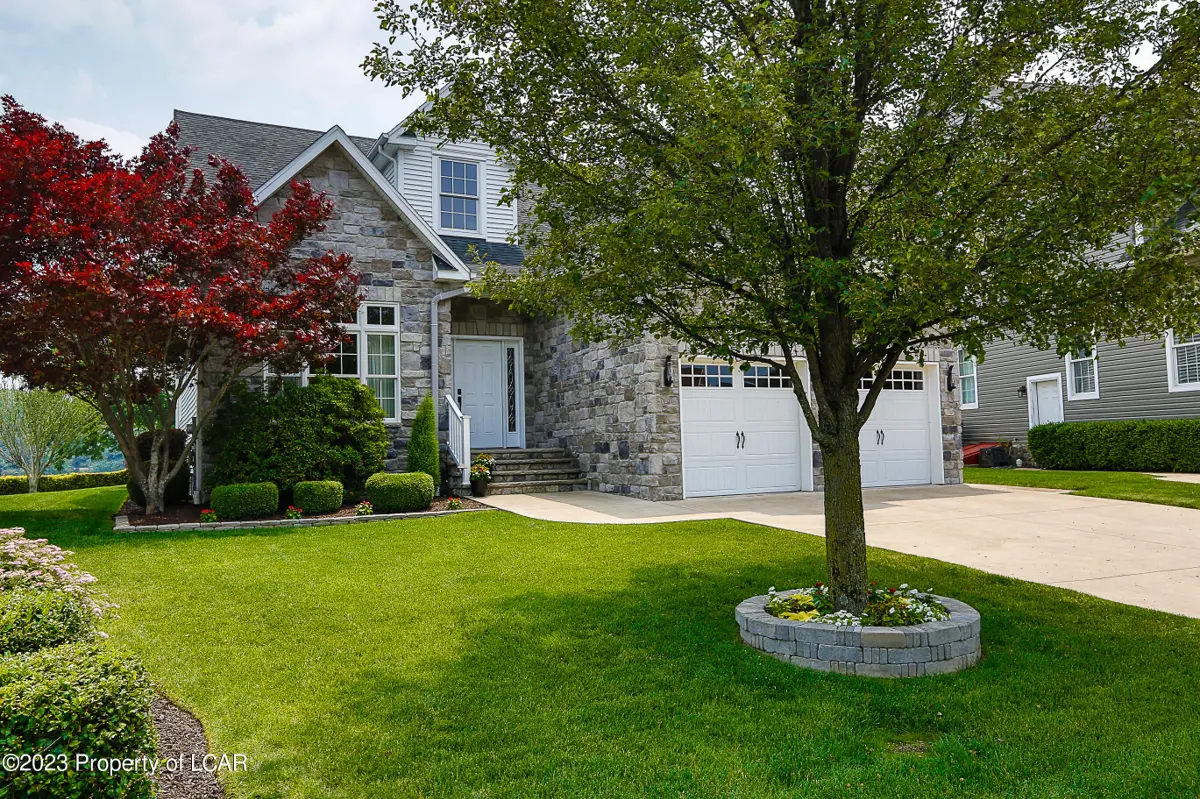 8 River Shore Court, West Pittston in West Pittston