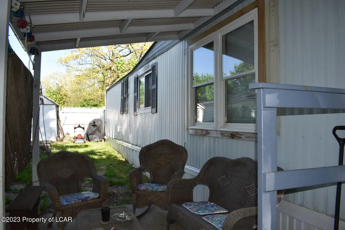 238 E Mountain Ridge Mhp, Wilkes-Barre in Wilkes-Barre
