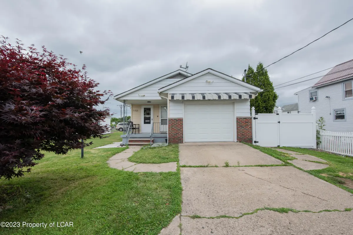 151 Kent Lane, Wilkes-Barre in Wilkes-Barre