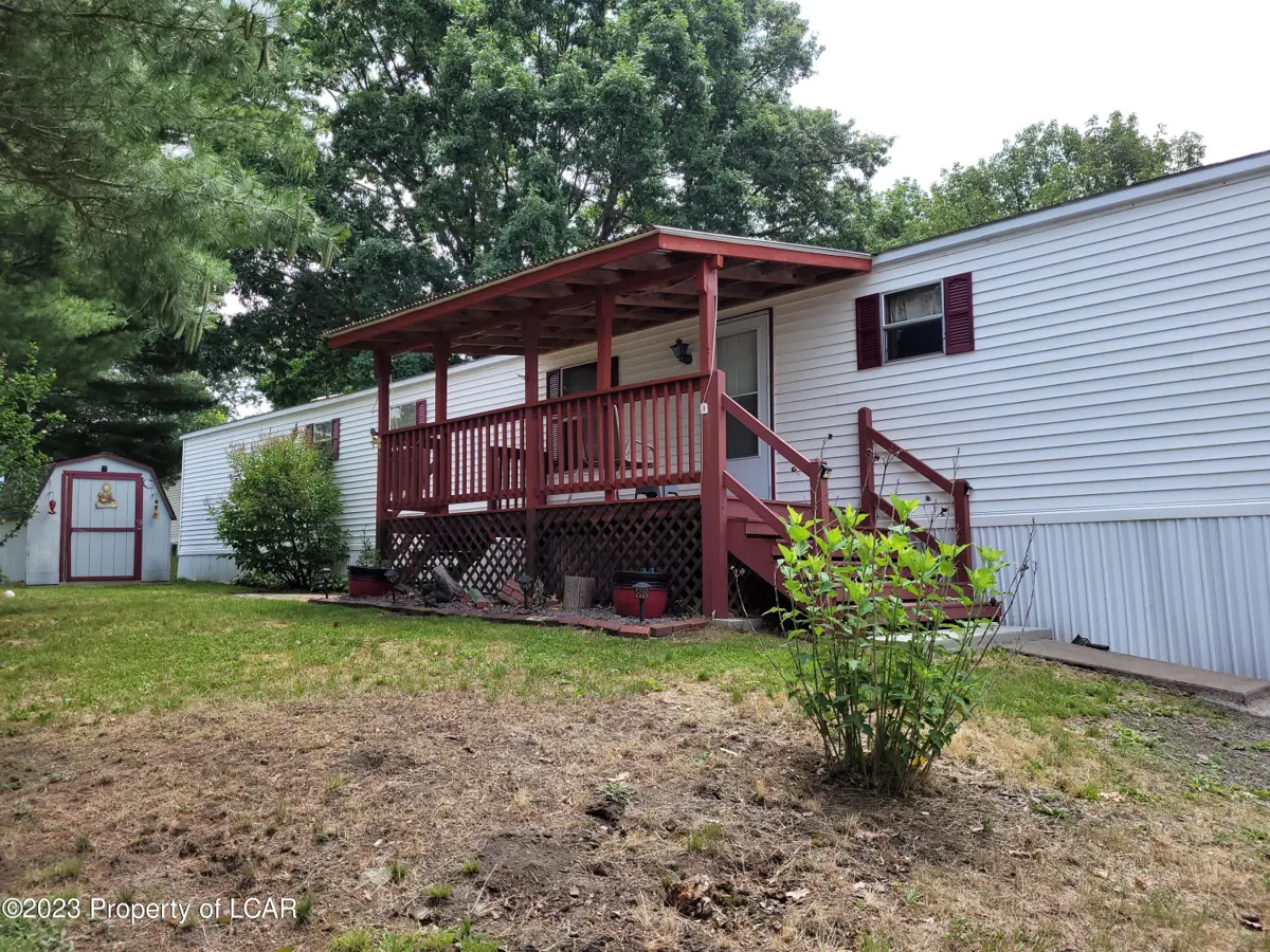 110 E Mountain Ridge Mhp, Wilkes-Barre in Wilkes-Barre