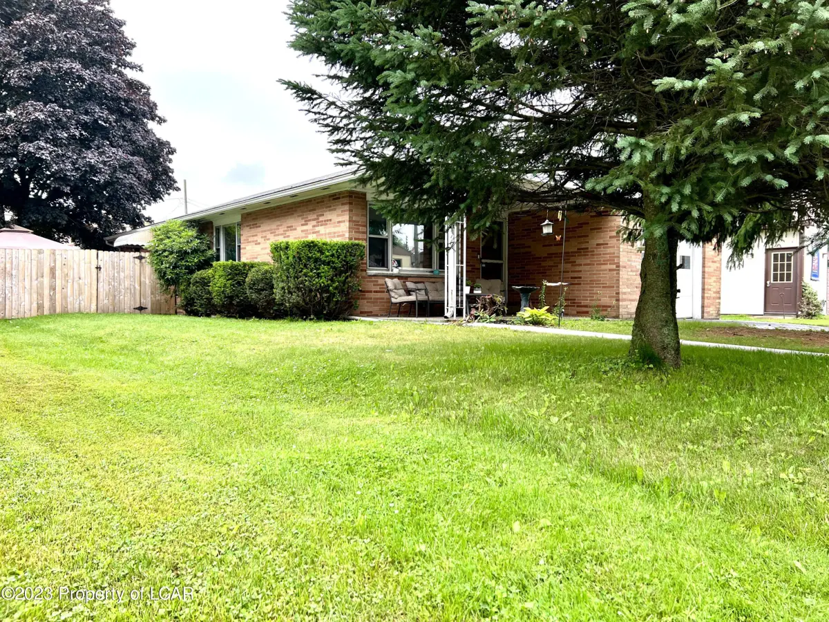 4 E Maple Street, Tresckow in Tresckow
