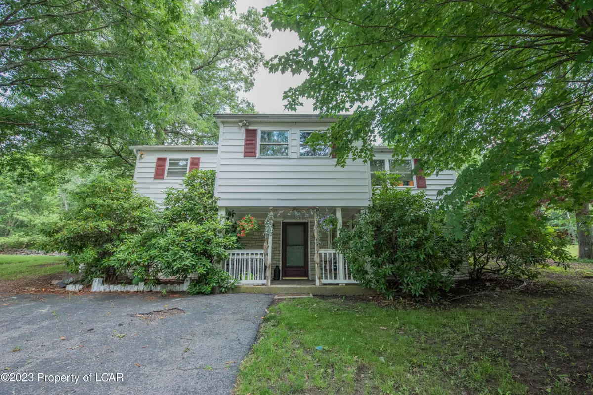 106 Woodlawn Avenue, Mountain Top in Mountain Top