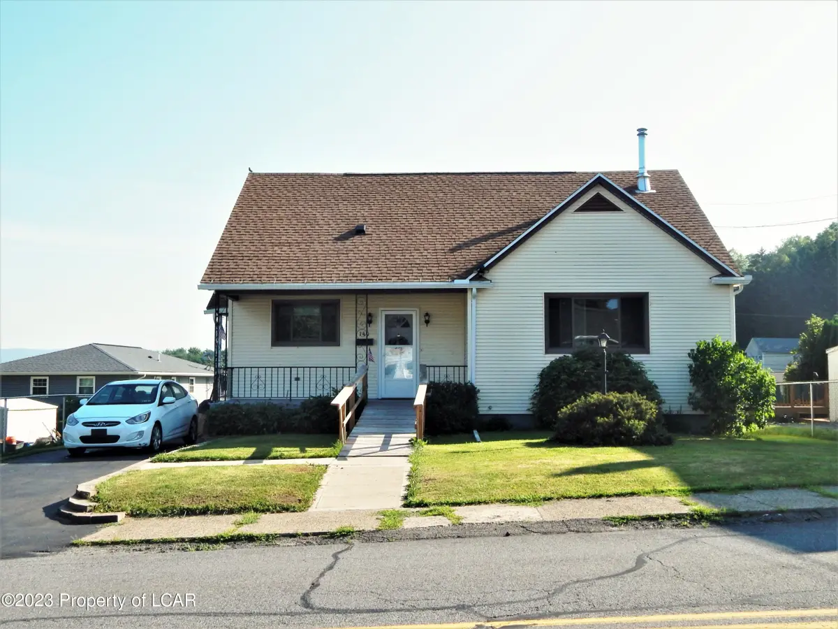 140 Oak Street, Pittston Township in Pittston Township