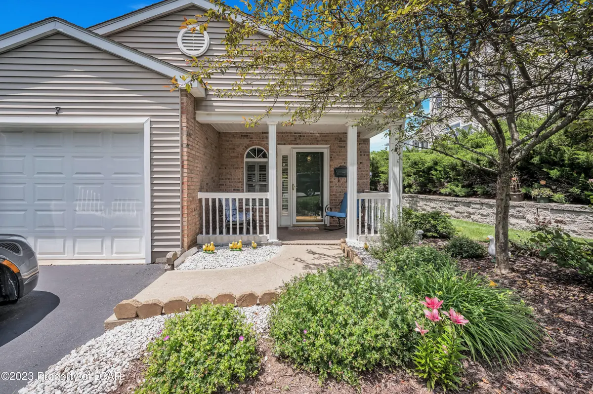 7 Waterford Road, South Abington Township in South Abington Township