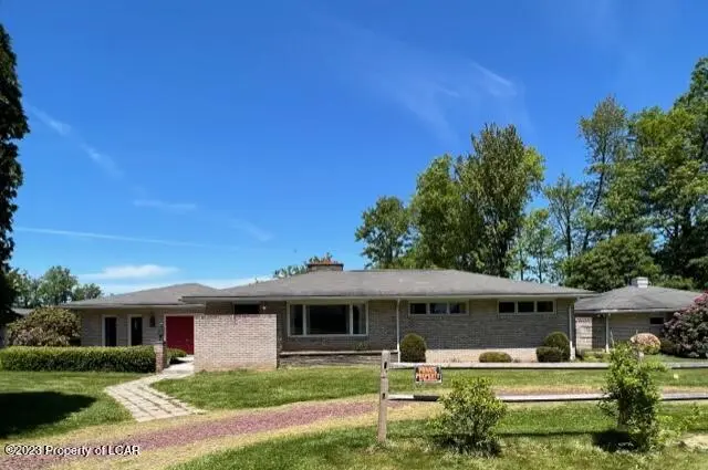 17 Woodland Avenue, Mountain Top in Mountain Top