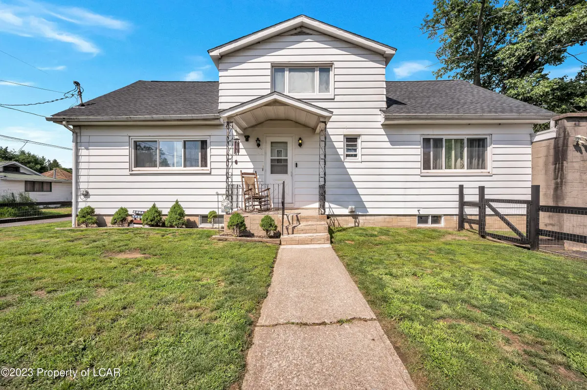 6 Bridge Street, Harveys Lake in Harveys Lake