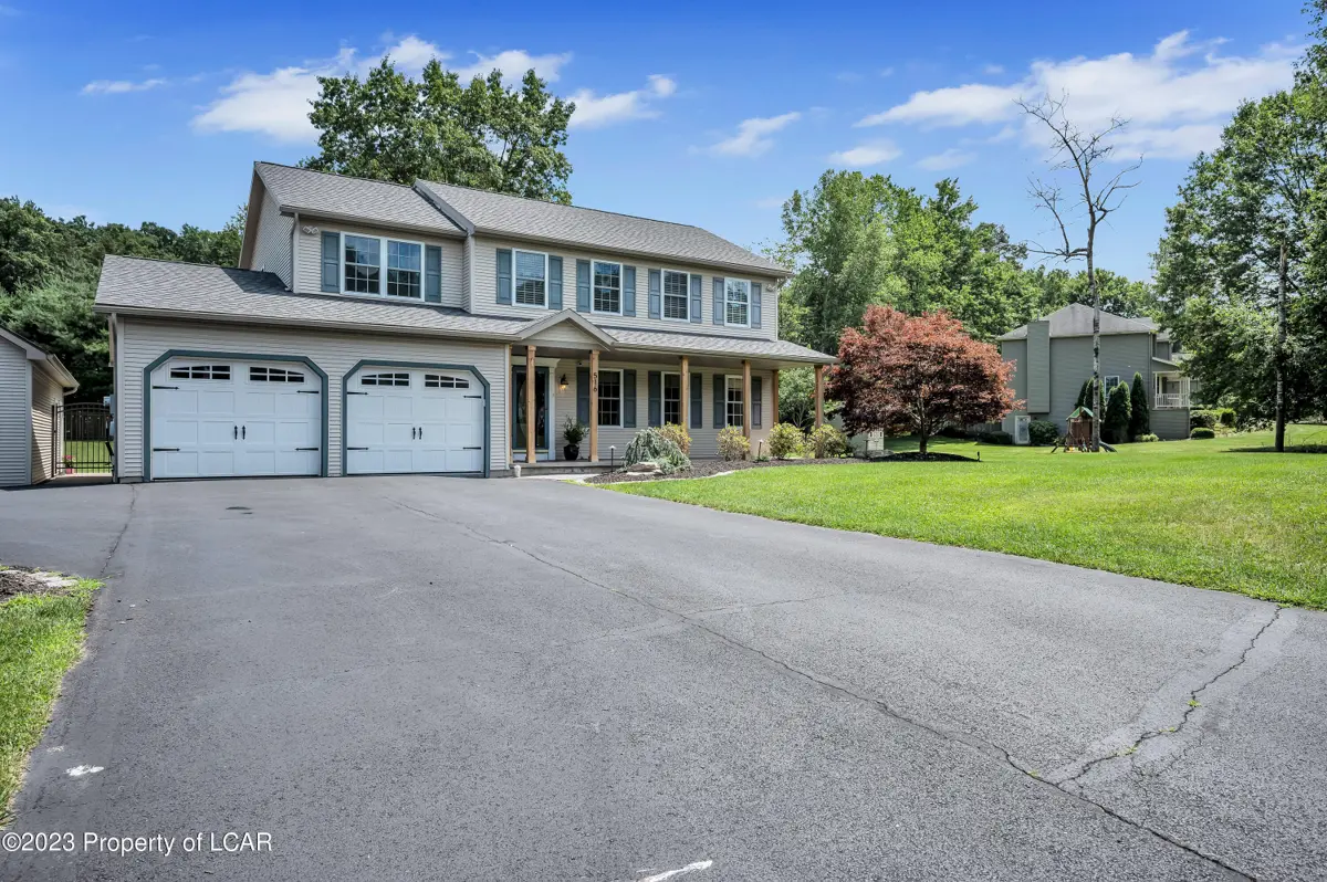 516 Stone Hedge Place, Mountain Top in Mountain Top