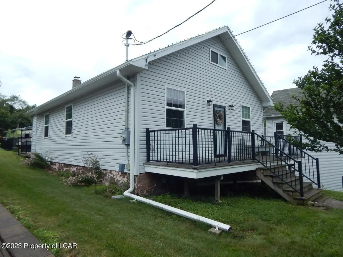 18 Lehigh Street, Mountain Top in Mountain Top