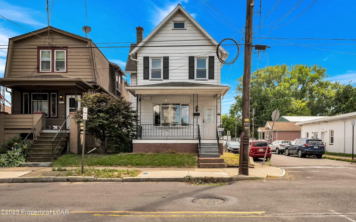 95 Oxford Street, Hanover Township in Hanover Township