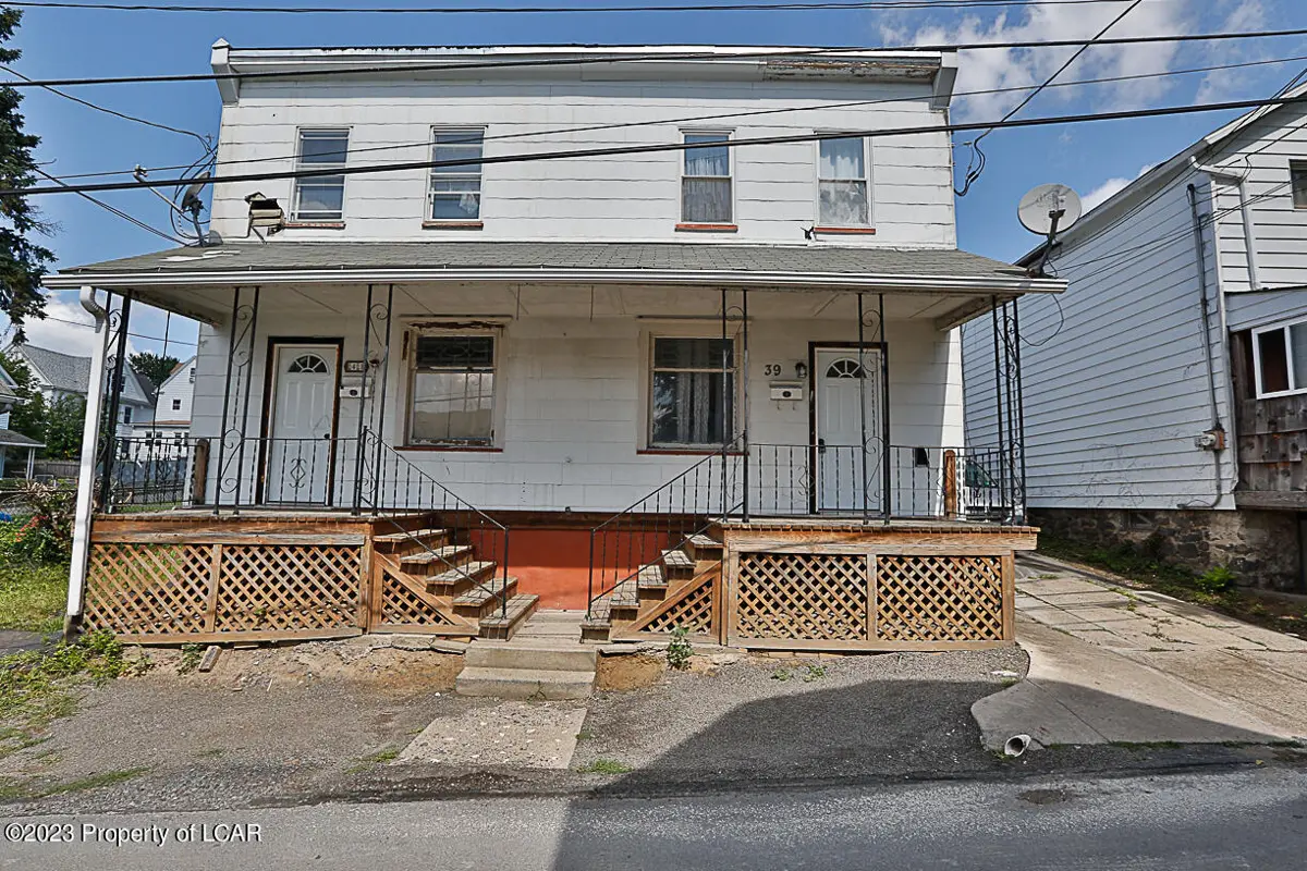 39 Essex Lane, Wilkes-Barre in Wilkes-Barre
