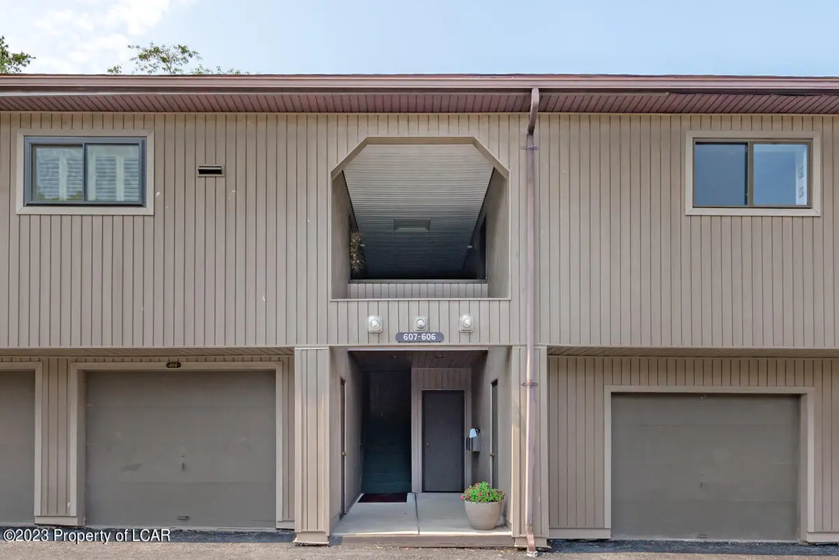 606 Meadows, Dallas in Dallas