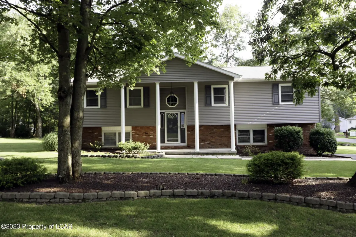 11 Longmeadow Lane, Mountain Top in Mountain Top
