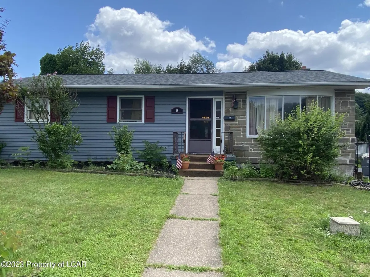 18 Riverview Drive, Wilkes-Barre in Wilkes-Barre